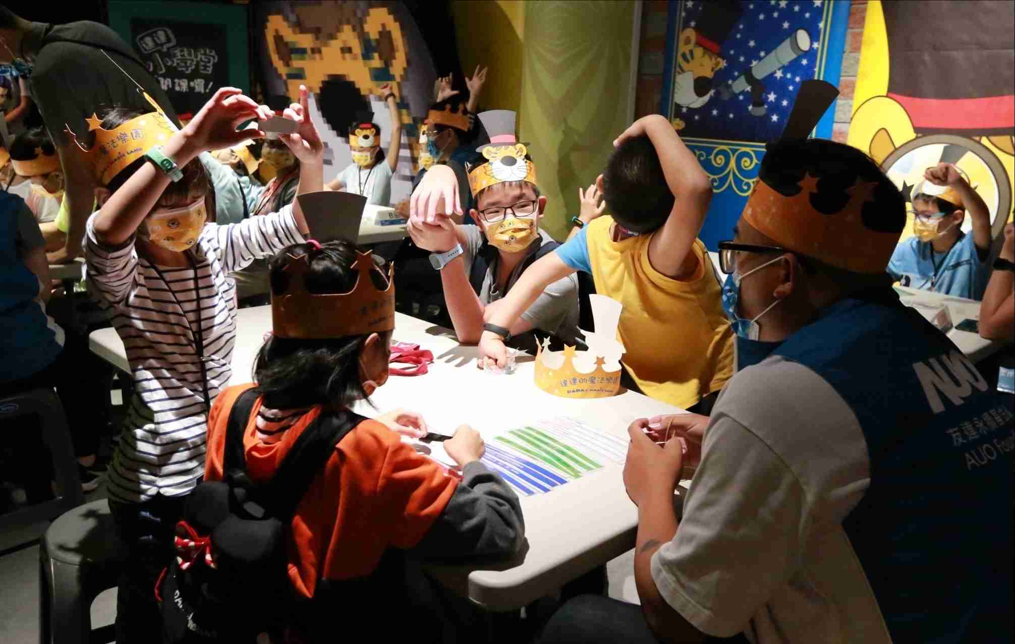 冰球突破以永续理念推动全人教育计划，，，，内外结盟储备科普教育人才，，，荣获亚太永续行动奖社会共融面的金奖肯定